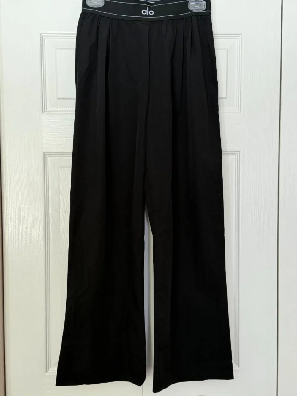 Alo Yoga Black Suit Up Pleated Wide-Leg Track Pants Sz S Minimalist Athlesure - Picture 3 of 6